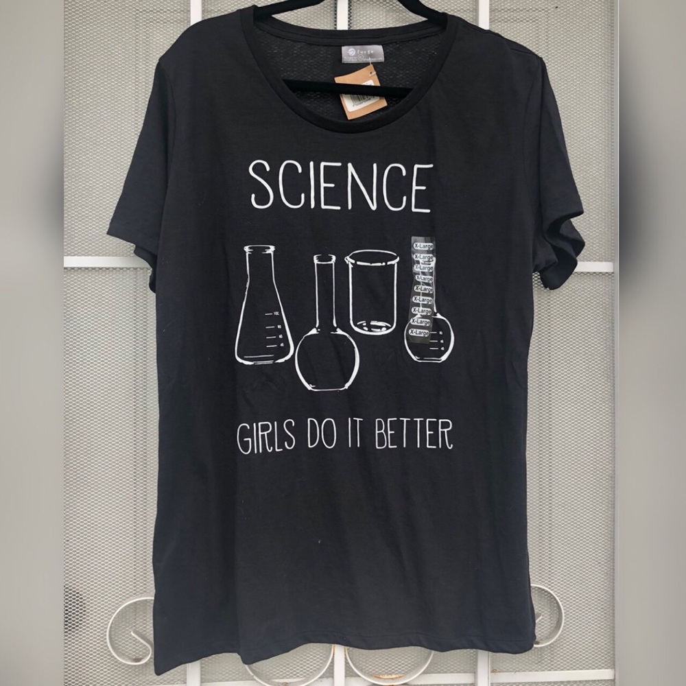 Girls Do Science Better t-shirt. NWT. Size XL.